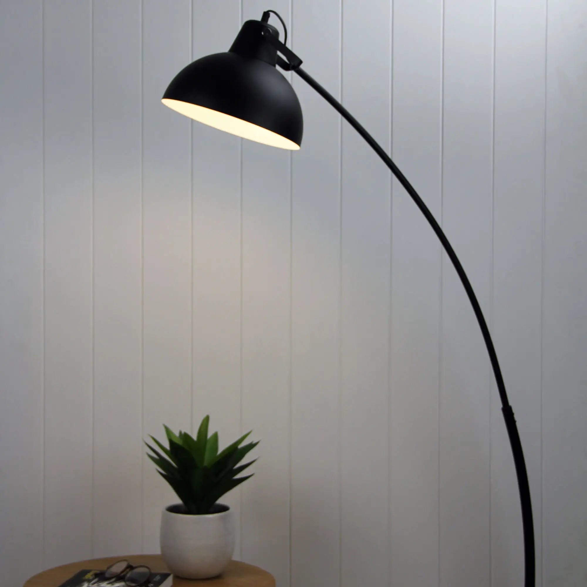 Lago Floor Lamp