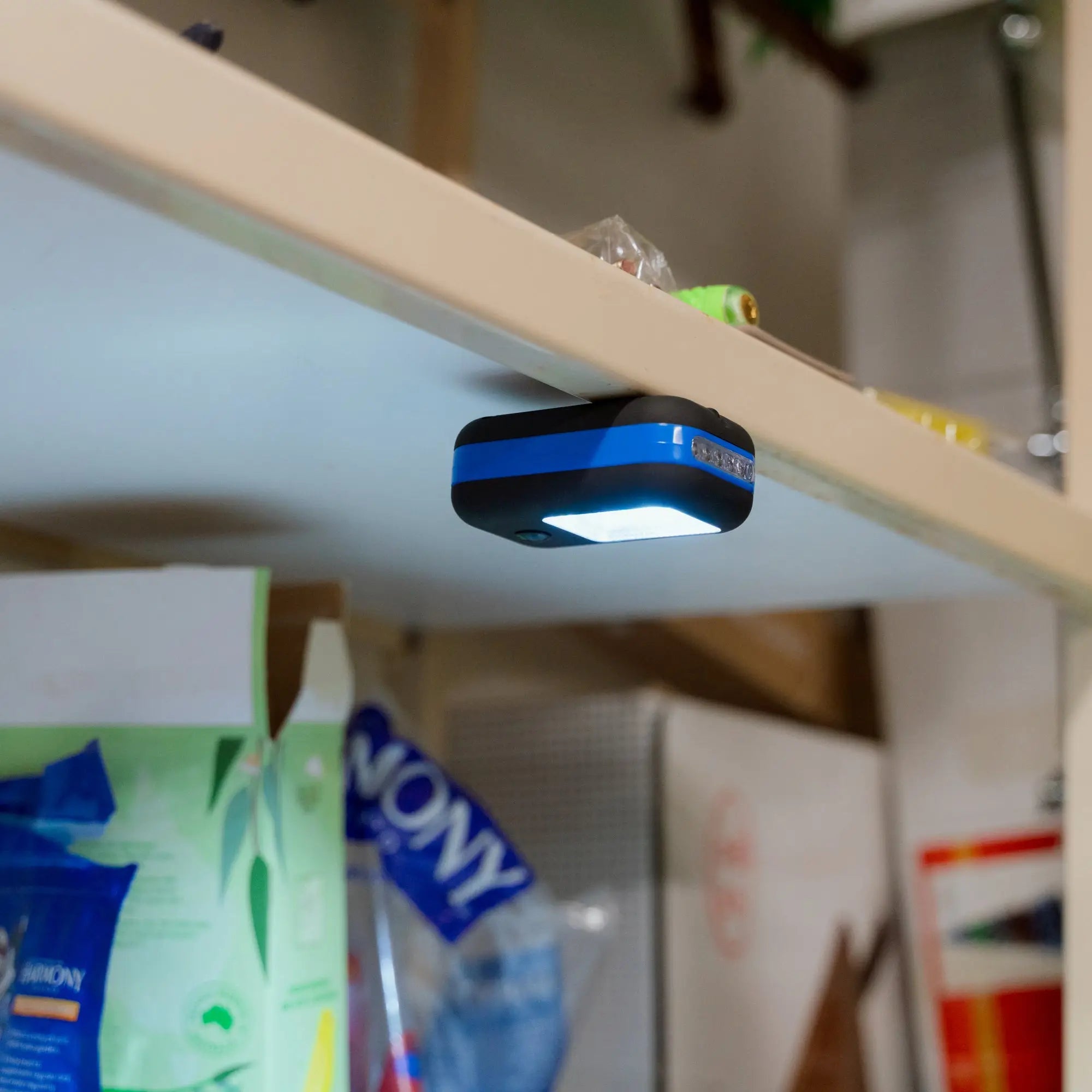 Brillar Mini Work Light Blue 200 Lumens with Hook