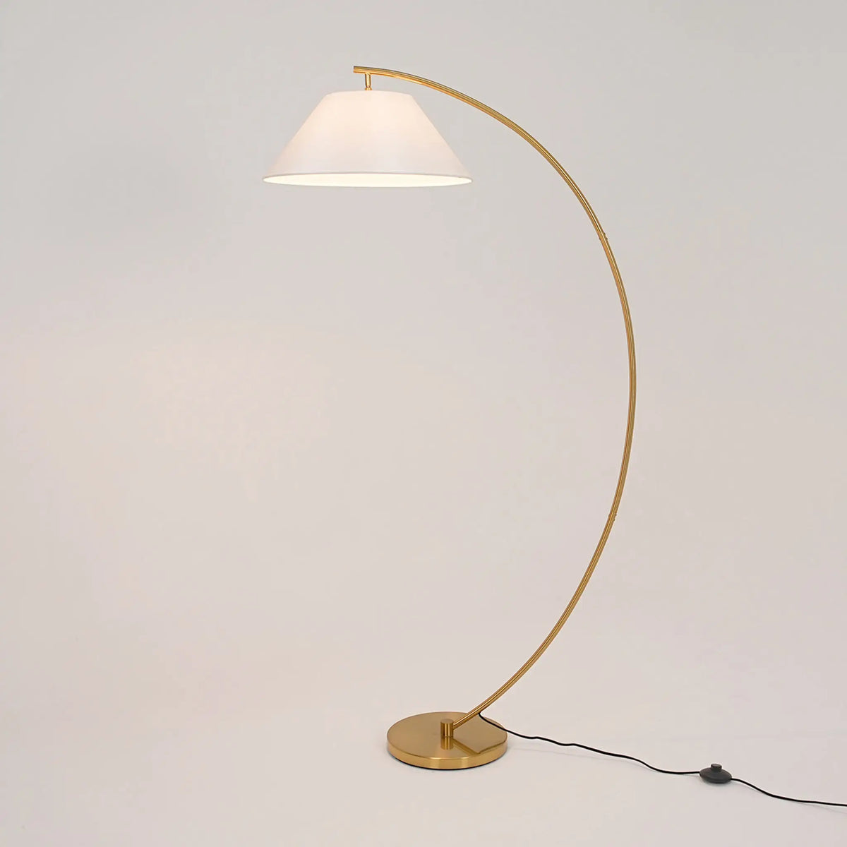 Remi Floor Lamp - Black/Brass